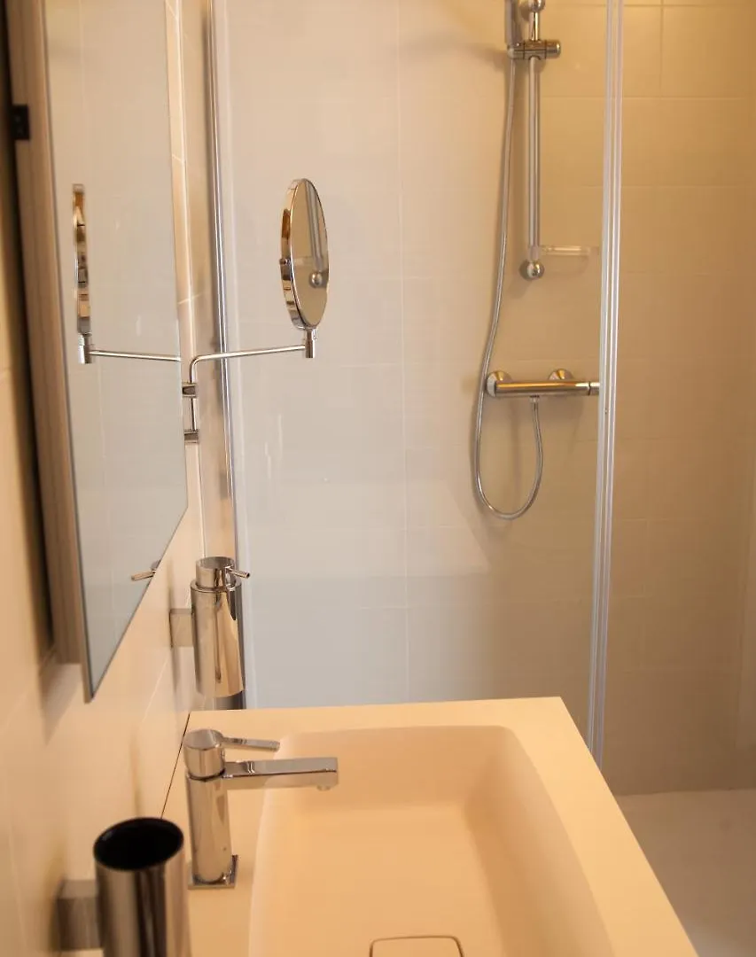 Terra Ferma Rooms&More Salzano 3*,